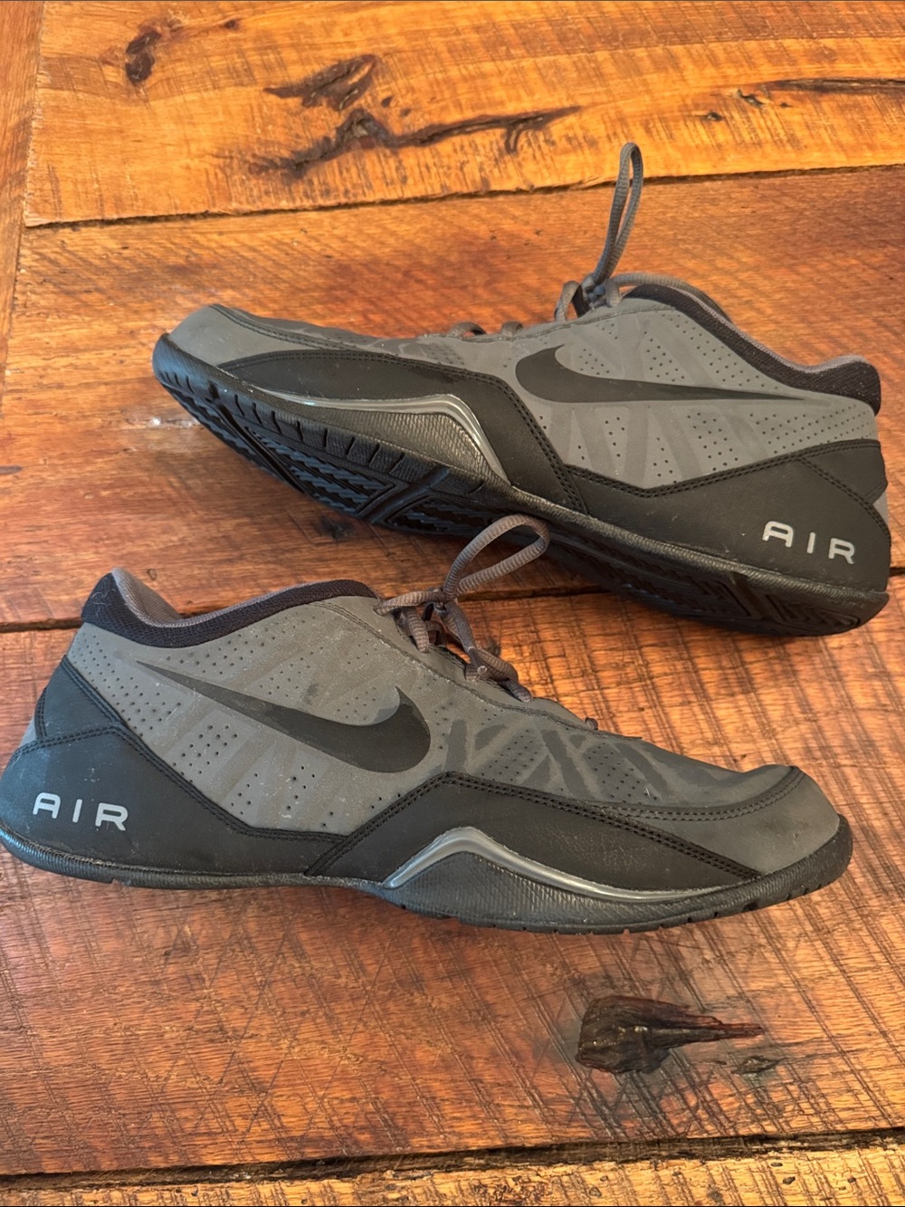 The Nike Men's Air Ring Leader Low Basketball Sneakers size 12